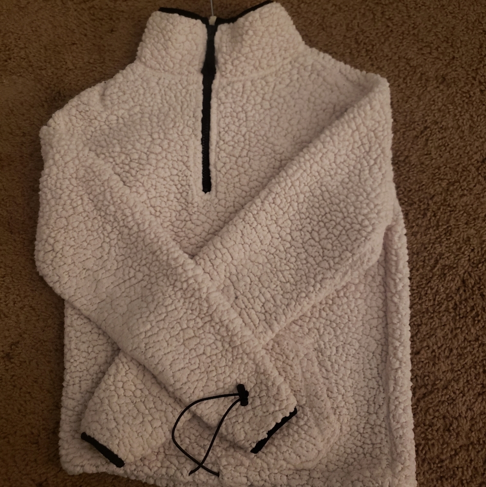 Cream colored sherpa from Walmart!